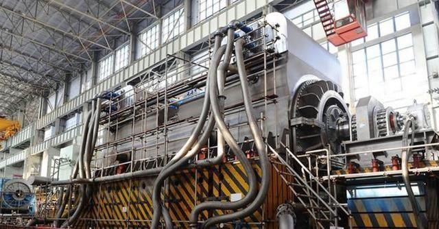 我國中航重工再次傳來好消息,我國自主研發(fā)的首臺(tái)國內(nèi)最大船用汽輪機(jī)